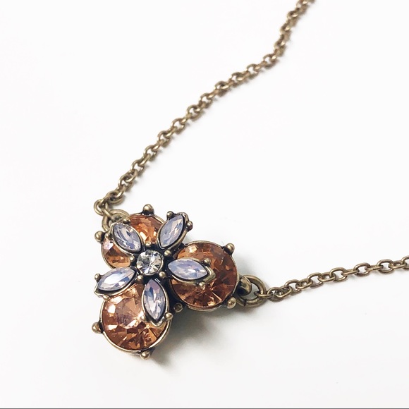 Banana Republic Jewelry - 🌼 5 FOR $25 🌼 Banana Republic Flower Necklace